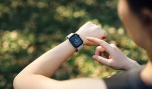 Top-Rated Smartwatches for Fitness Tracking Under $200